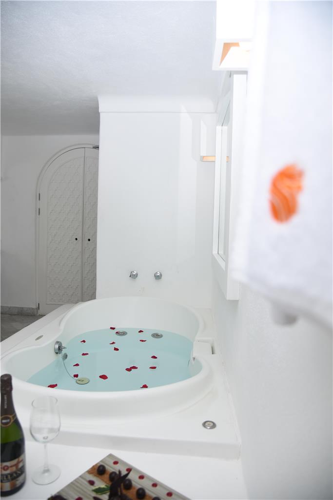 Jacuzzi Suite Fantas a Torre Albina