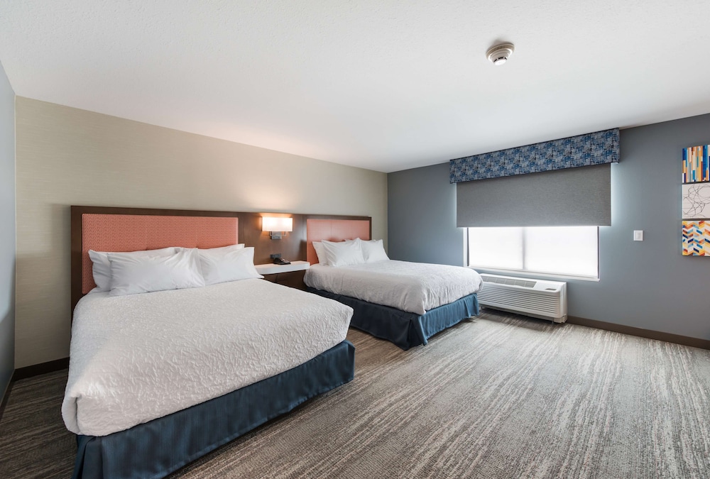 Hampton Inn Niles - photo 7