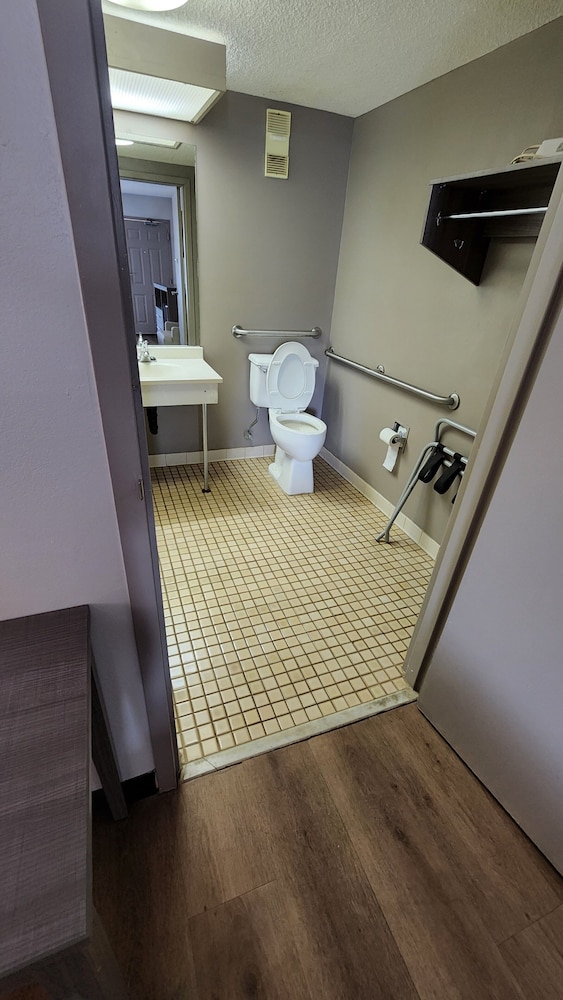 Red Roof Inn Perry - photo 14
