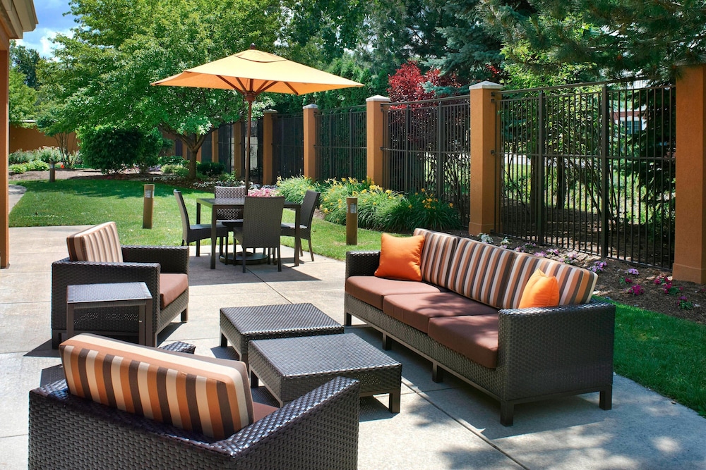 Courtyard by Marriott Toledo Maumee Arrowhead - photo 28