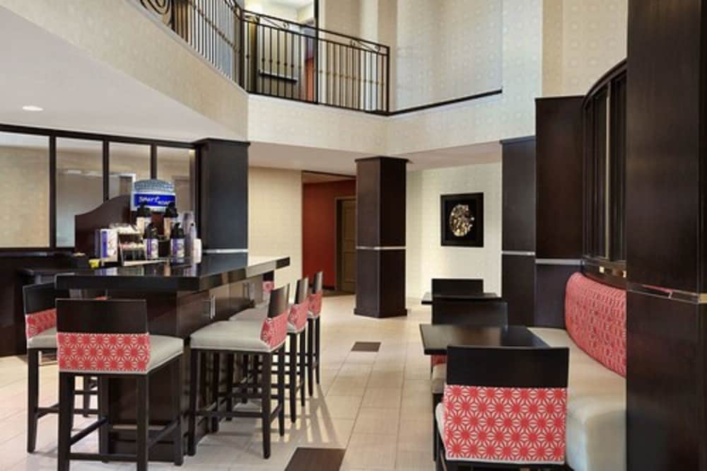 Holiday Inn Express Hotel Naples Downtown 5th Avenue - photo 27
