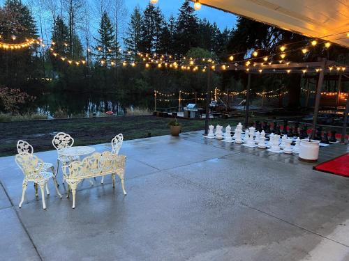 Private Lake House — 4-Star Luxury Hotel in Puyallup, United States