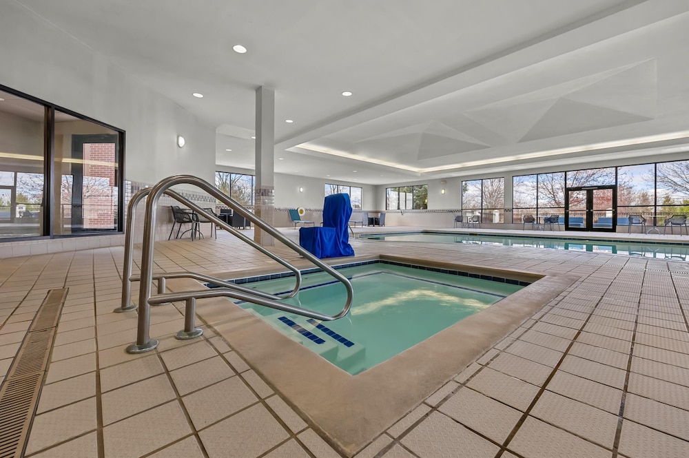 Hampton Inn Toledo South Maumee - photo 20