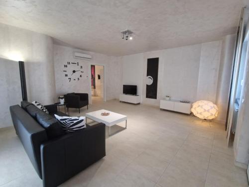 Villa Lisa — 4-Star Luxury Hotel in Termoli, Italy