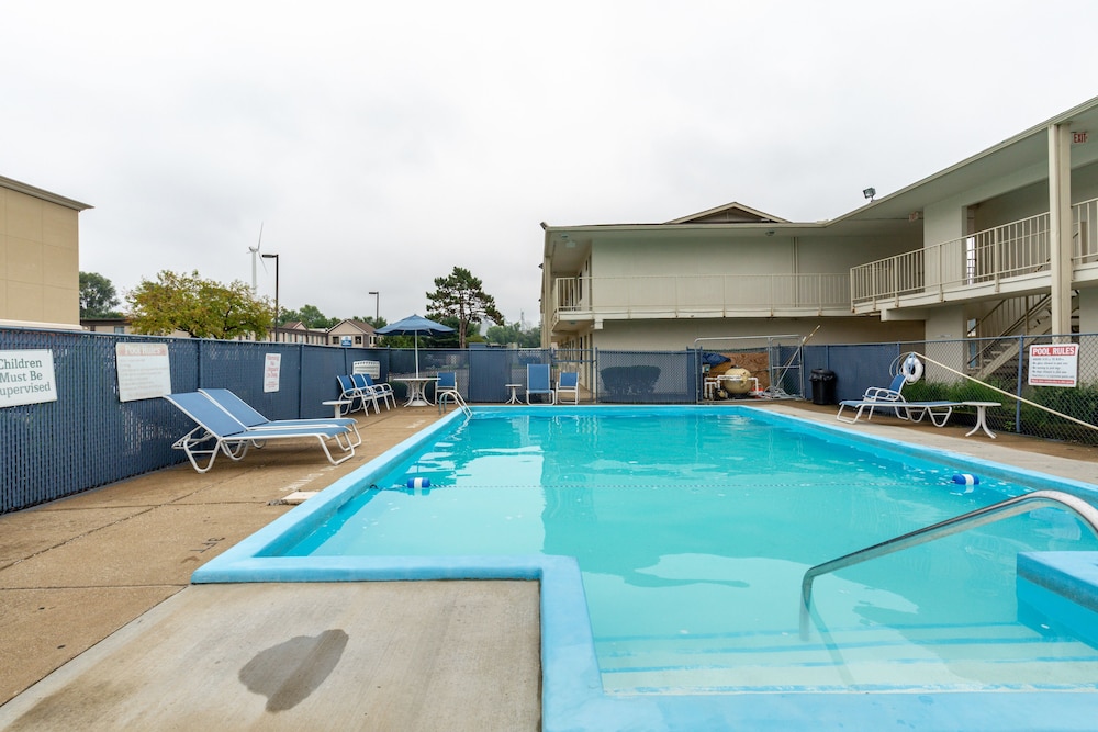 Days Inn by Wyndham New Philadelphia in New Philadelphia, United States