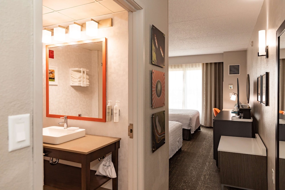 Hampton Inn & Suites Newark Airport Elizabeth - photo 29