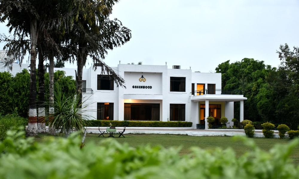 Greenwood Hotel — hotel in Rajnagar