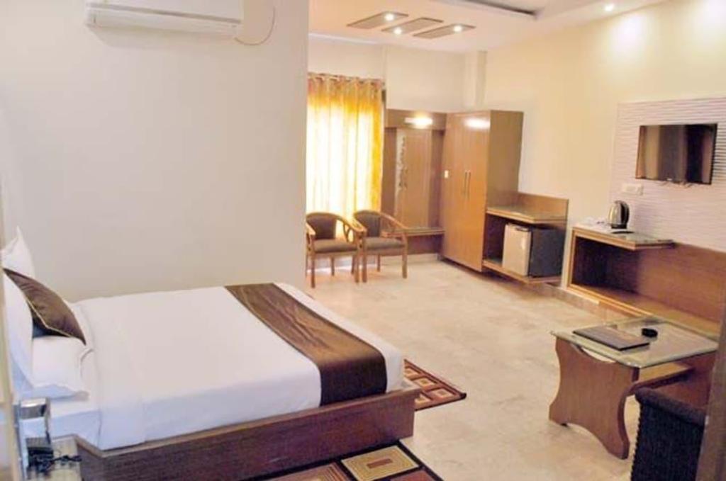 Hotel Basera Brij Bhoomi in Mathura, India
