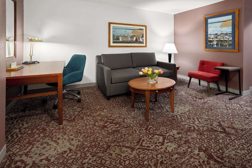 Hilton Garden Inn Milford - photo 9