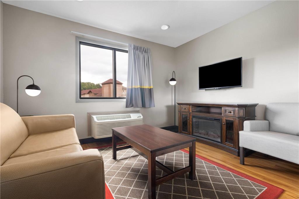 Super 8 by Wyndham Helen - photo 20
