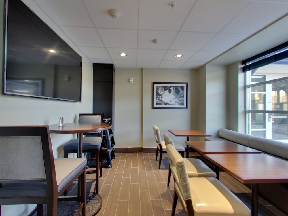 Staybridge Suites Madison Fitchburg - photo 86