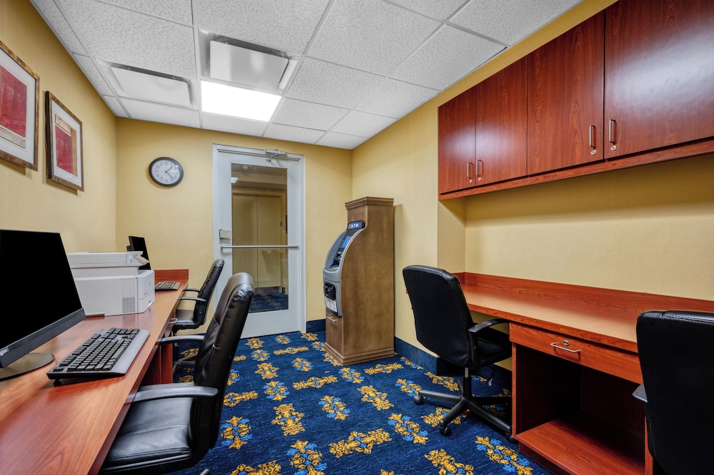 Hampton Inn & Suites Providence Downtown - photo 73