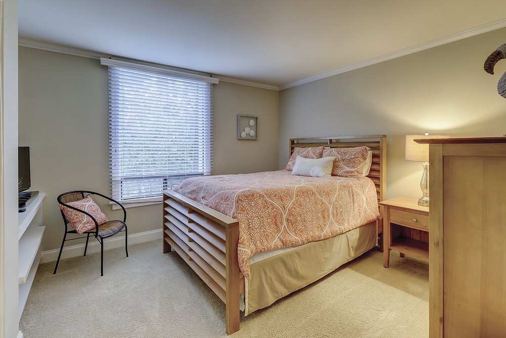 924 Cutter Court at The Sea Pines Resort - photo 5