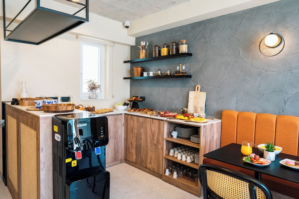 Stuart Rooms by Zzzing in Gzira, Malta