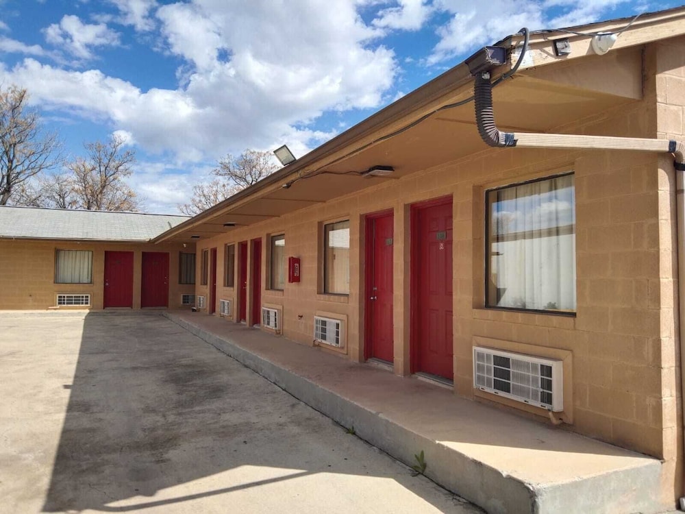 American Motel - photo 18