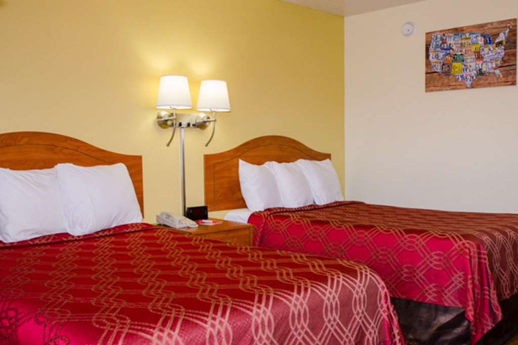 Econo Lodge Albuquerque East - photo 9