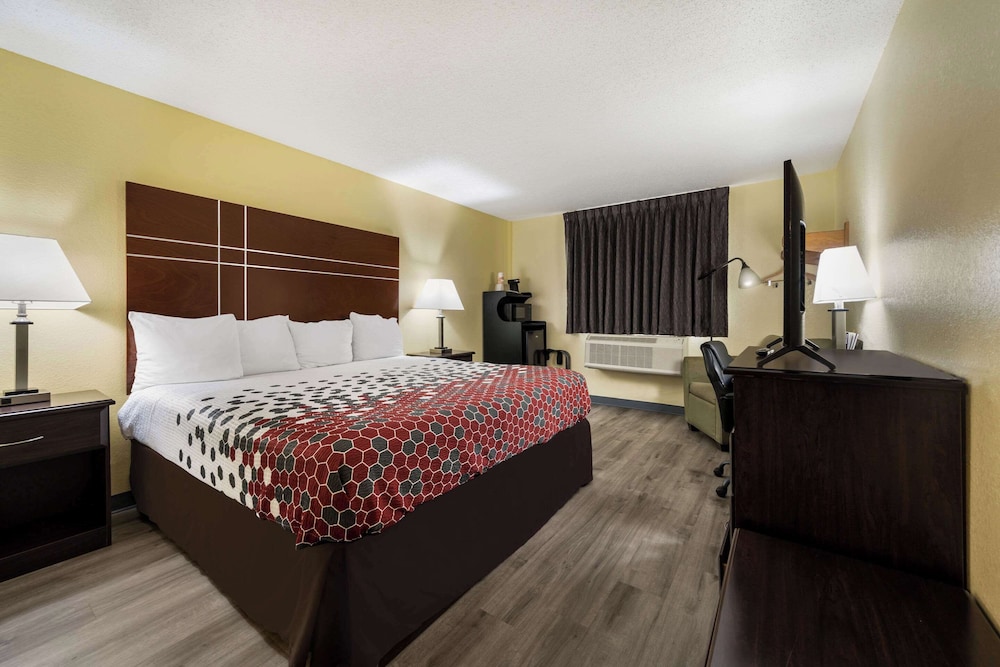 Econo Lodge Spotsylvania Town Center - photo 22