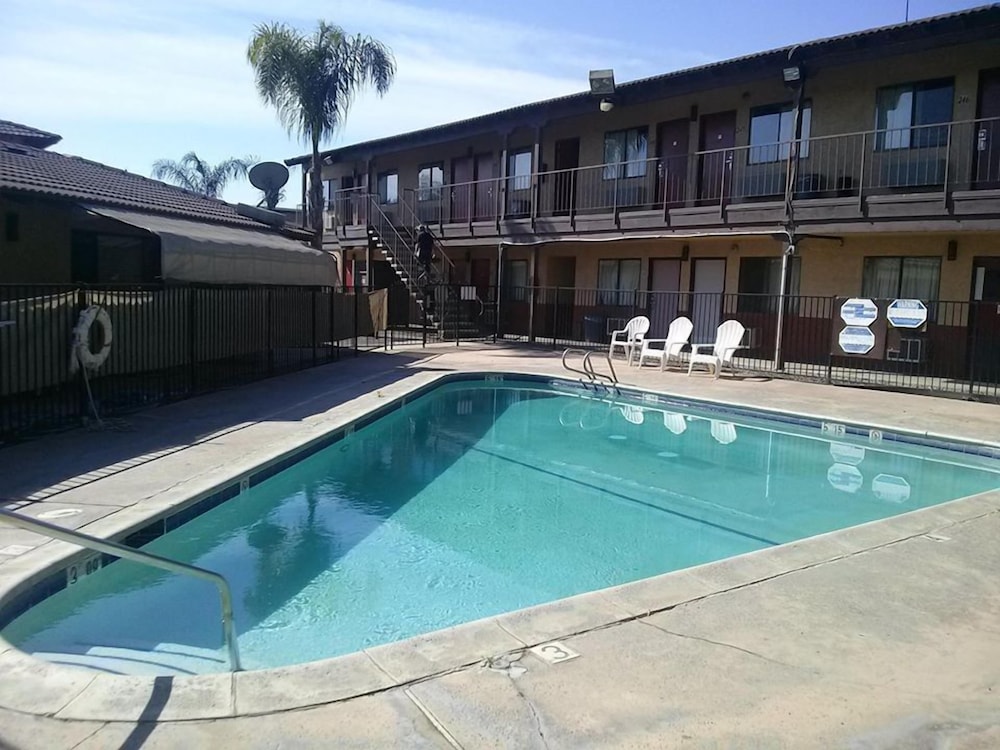 Best Economy Inn n Suites - photo 23
