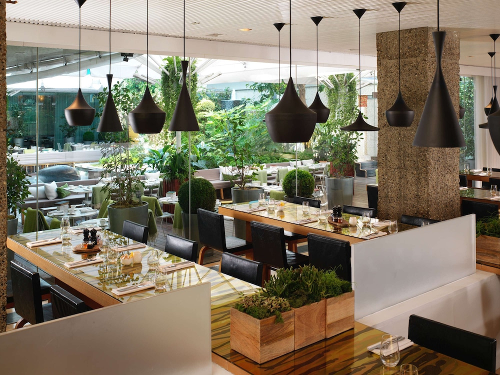 מזון ומשקאות