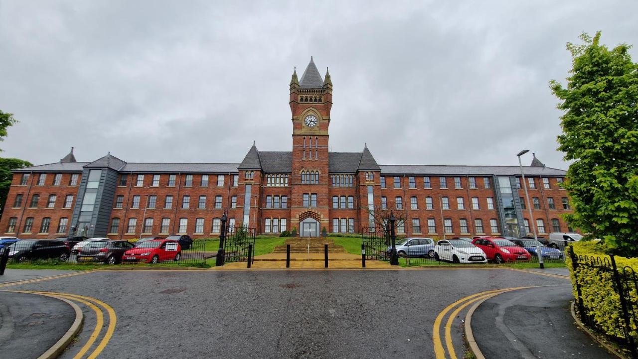 Birch Hill Clock Tower — hotel in Rochdale