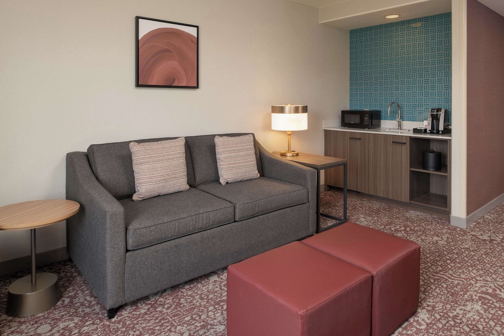 Hilton Garden Inn Fontana - photo 22