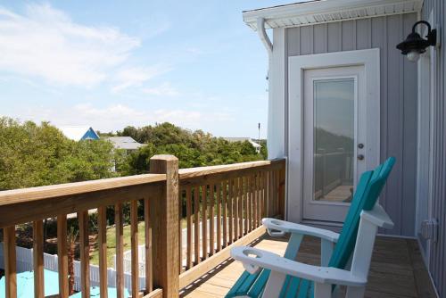 Porpoise Driven Life by Oak Island Accommodations - photo 31