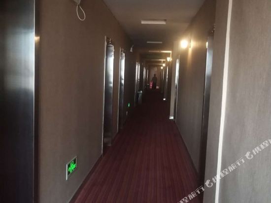 Xiangyuan Business Hotel in Xinyuan, People's Republic of China