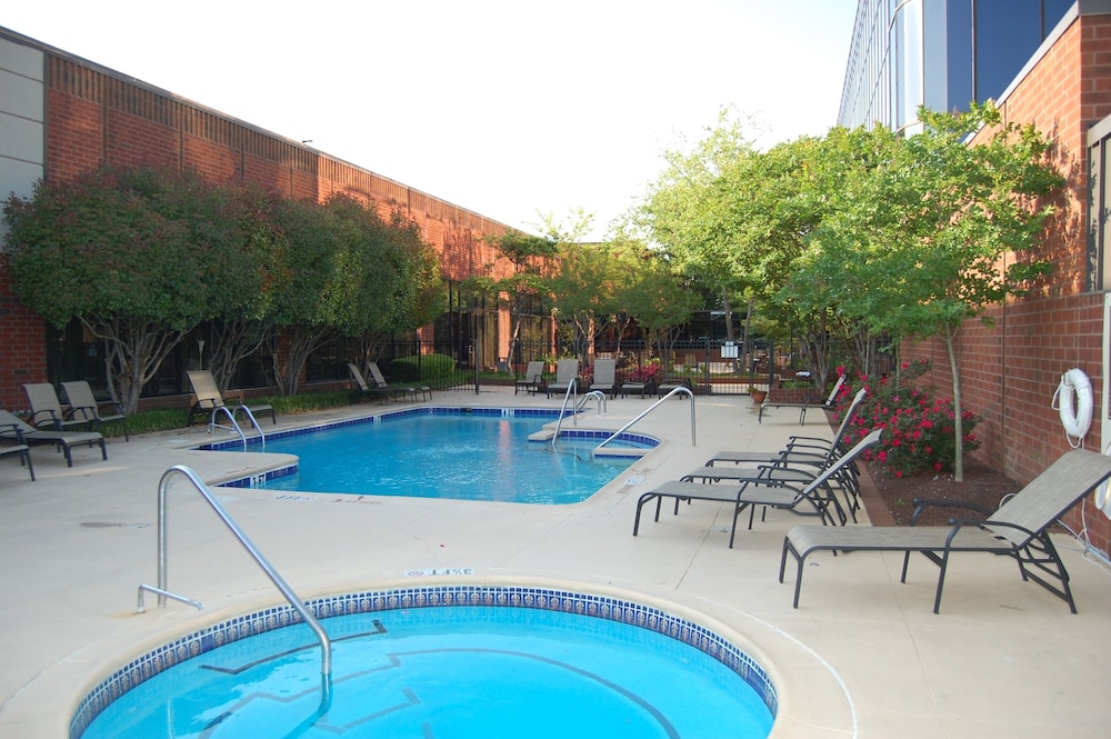 Hilton Greenville - photo 32