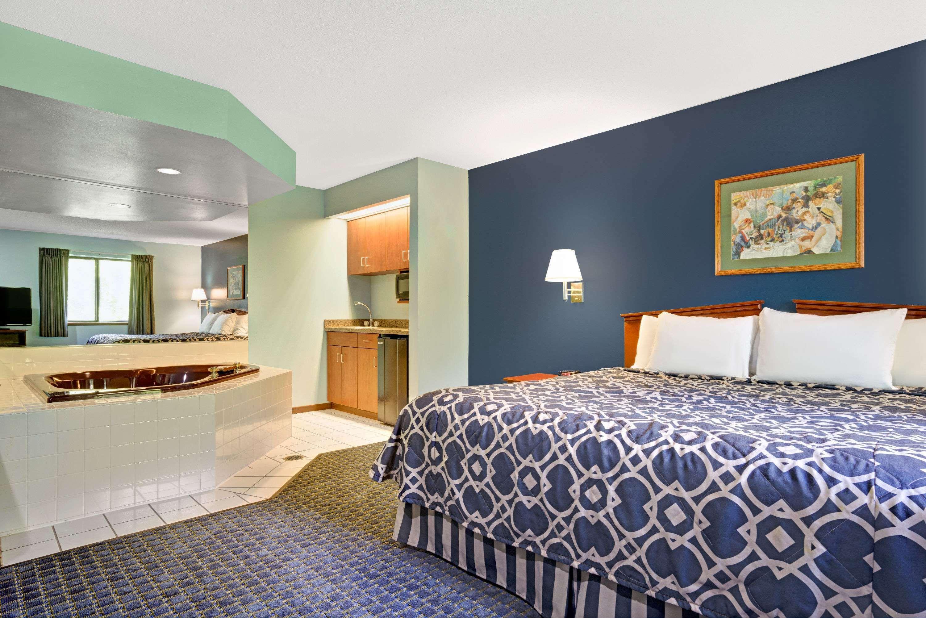 Super 8 by Wyndham Hudson - photo 27