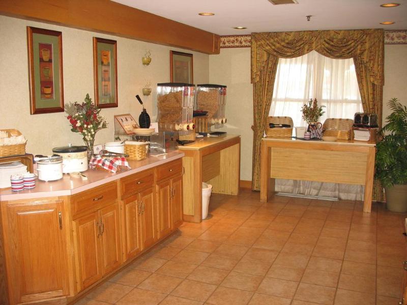 Country Inn & Suites by Radisson Holland MI - photo 4