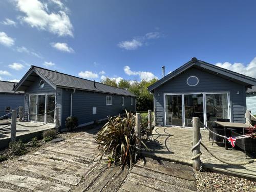 Sandy Collection 2 next door beach houses Part of the The Bay Filey Holiday Village with pool gym and direct beach access pub restaurant tennis and meadows walks