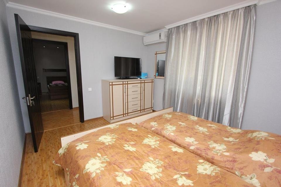 Rustaveli 106