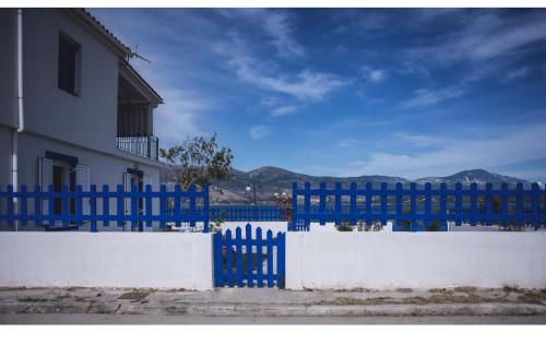 The Blue Door — hotel in Lixouri