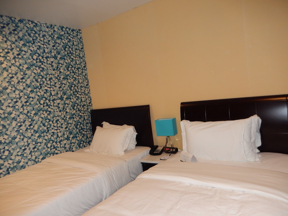 Quality Inn near Sunset Park - photo 7