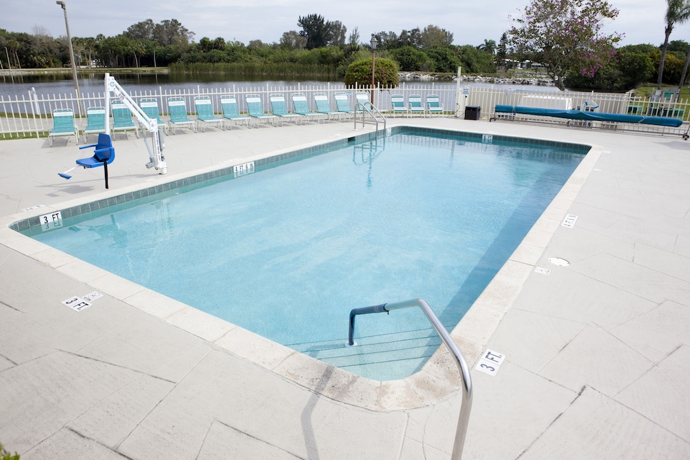 Siesta Bay RV Resort - photo 13