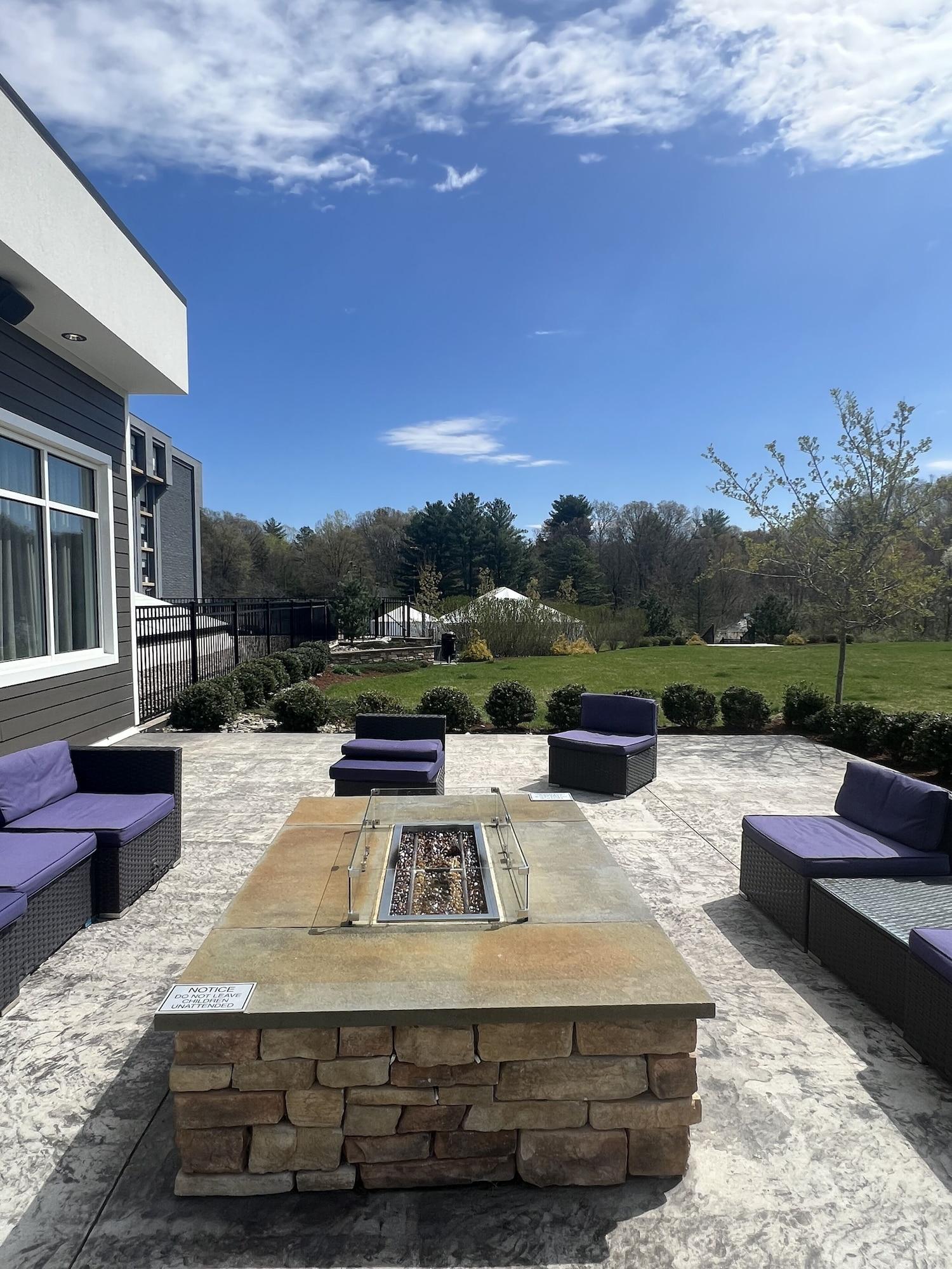 Fairfield Inn & Suites Springfield Enfield in Springfield, United States