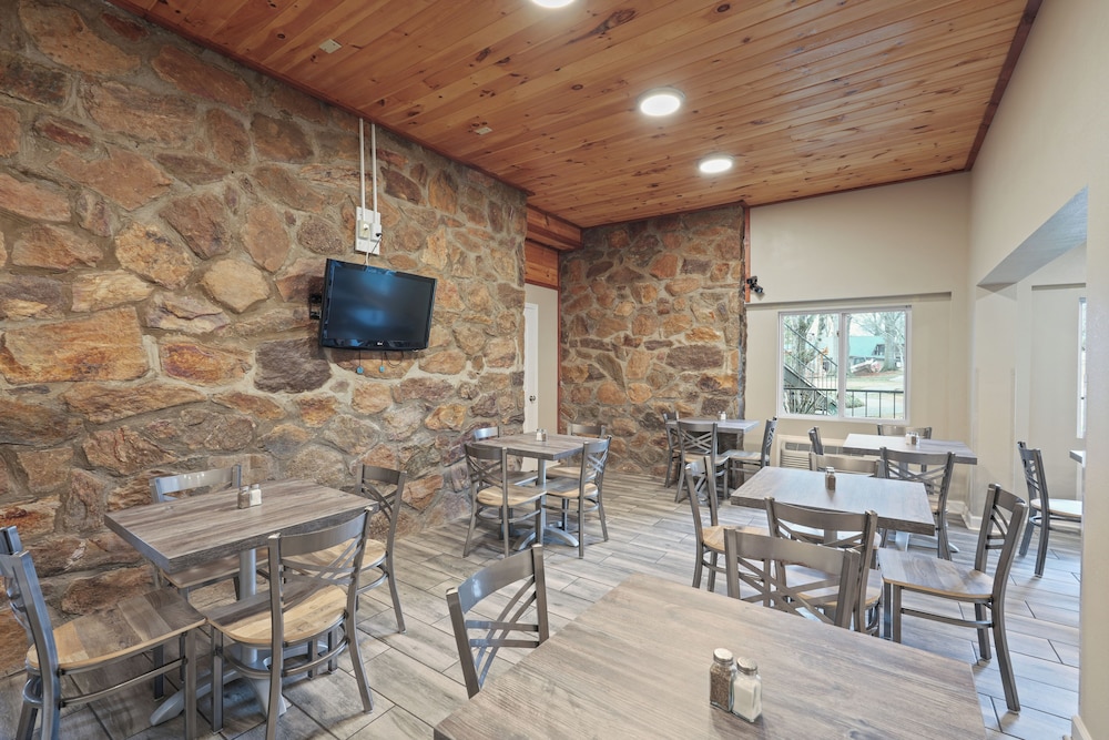 Tremont Lodge & Resort - photo 256