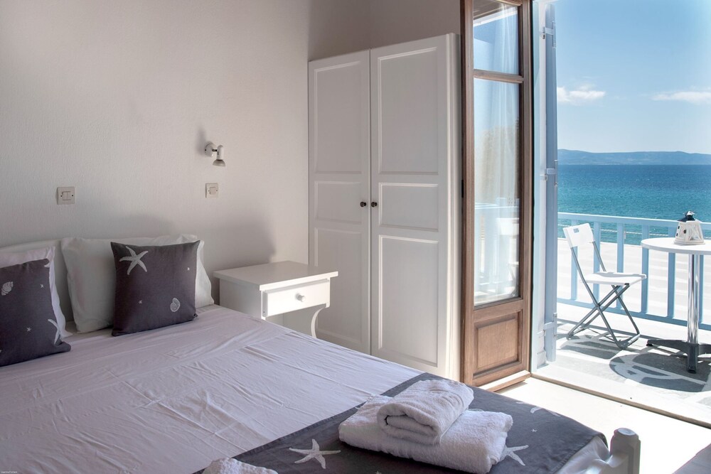 Fisilanis Beachfront Hotel — Paros — photo 2