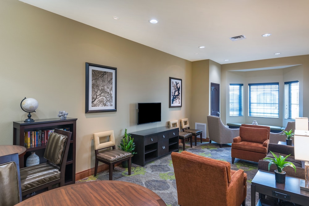 Staybridge Suites Eau Claire Altoona by IHG - photo 52