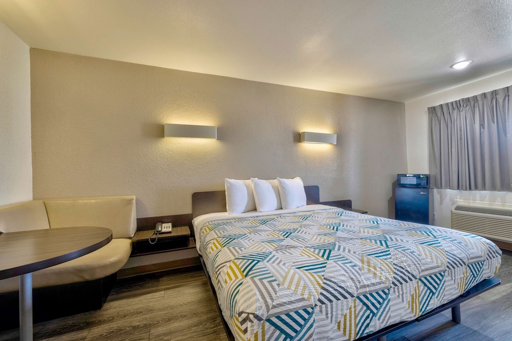 Motel 6 Bryan TX College Station - photo 20
