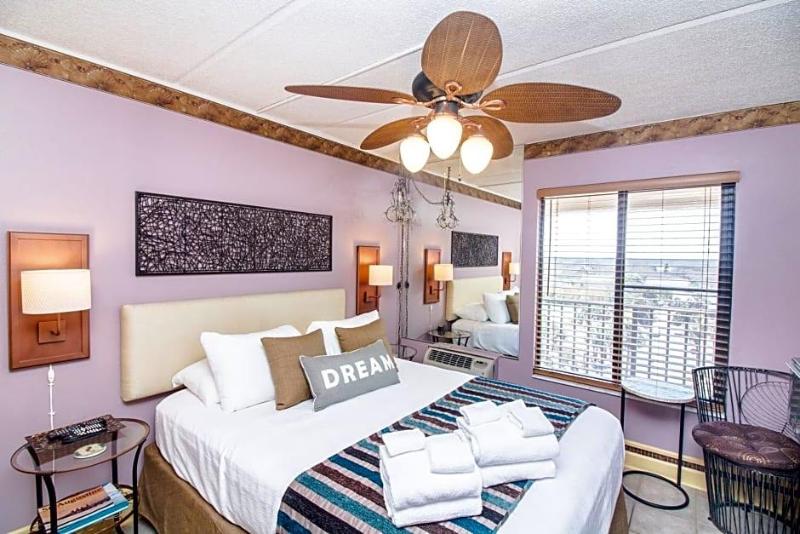 Beacher's Lodge Oceanfront Suites - photo 27