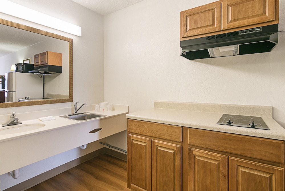Red Roof Inn Forsyth - photo 15