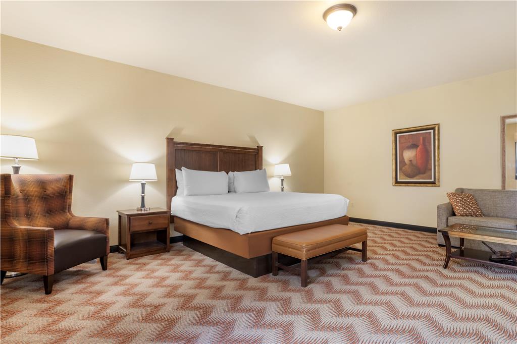 Best Western Plus Cimarron Hotel & Suites - photo 36