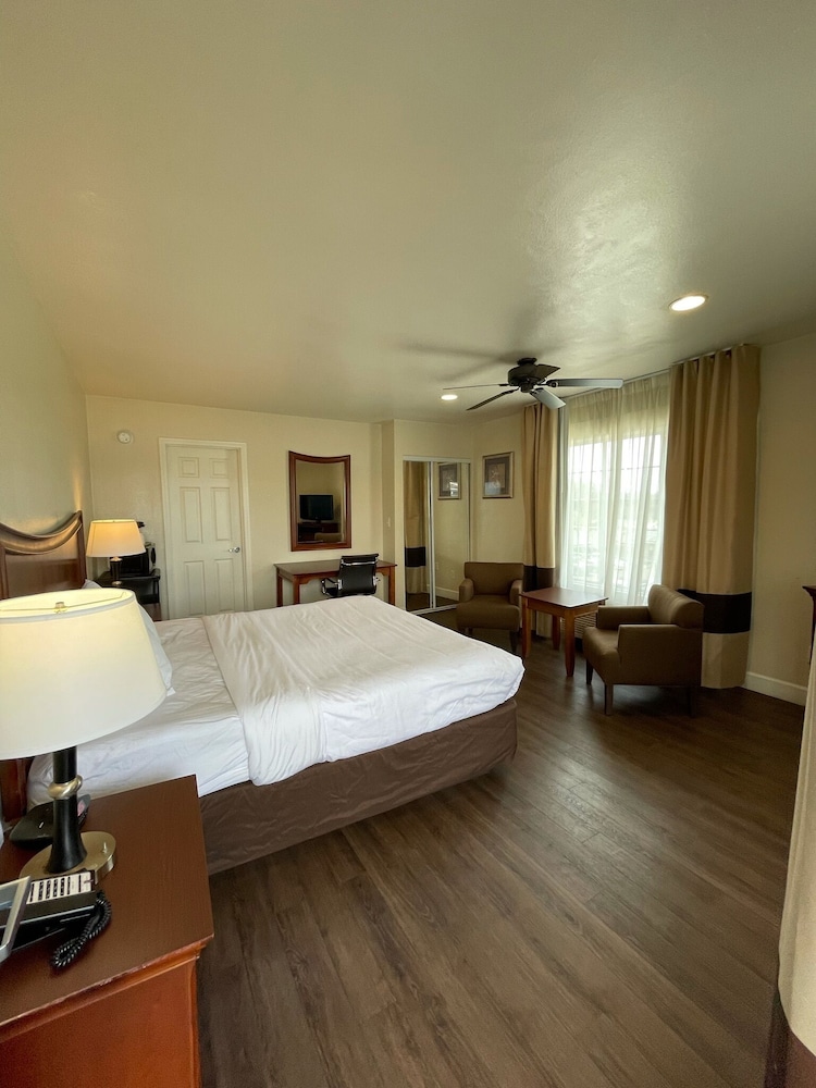 Blu Pacific Hotel - photo 31