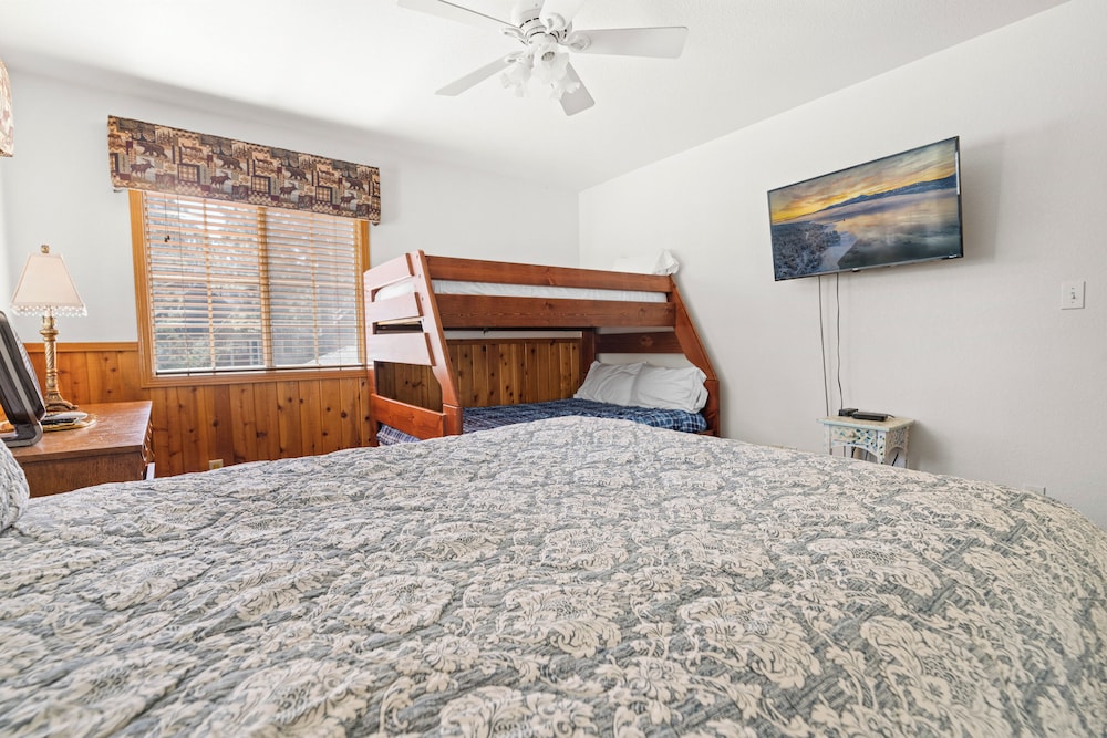 Fox Farm Manor — Big Bear Lake