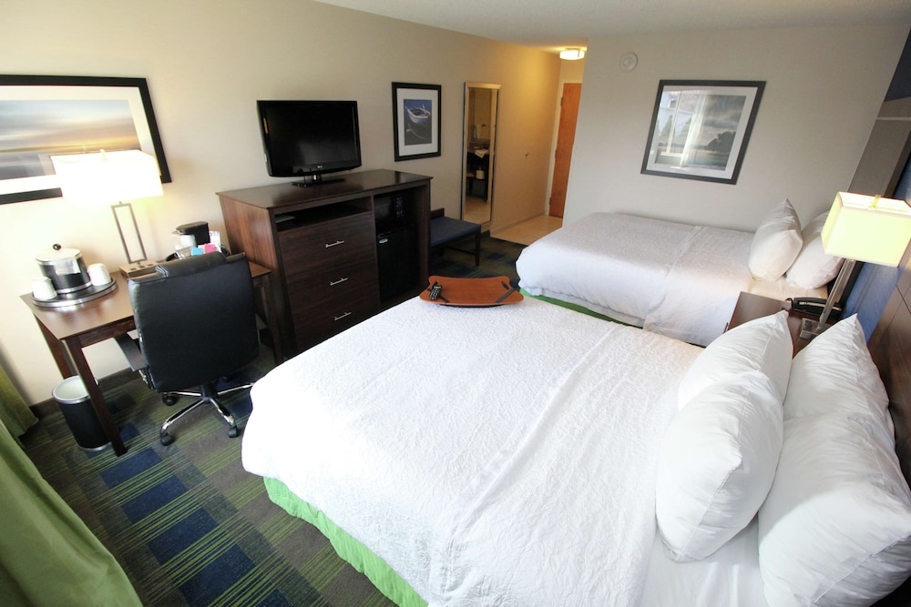Hampton Inn Sandusky Central - photo 4