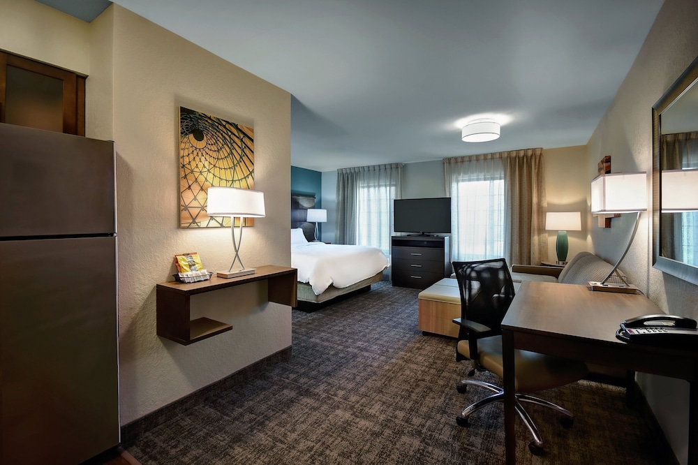 Staybridge Suites Holland an IHG Hotel - photo 3