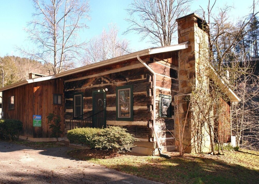 Bear Cabin #462 — 4-Star Luxury Hotel in Gatlinburg, United States