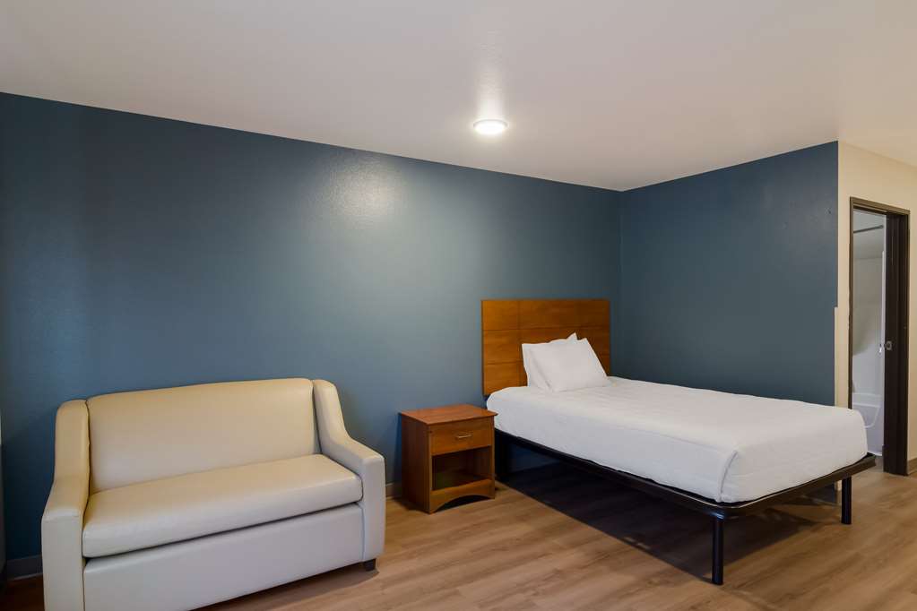 WoodSpring Suites Jacksonville East 295 Cruise Port - photo 10