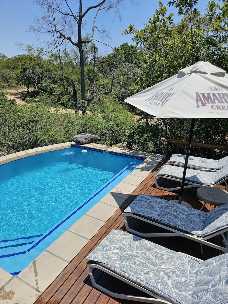 Kingfisher Creek — 4-Star Luxury Hotel in Hoedspruit, South Africa